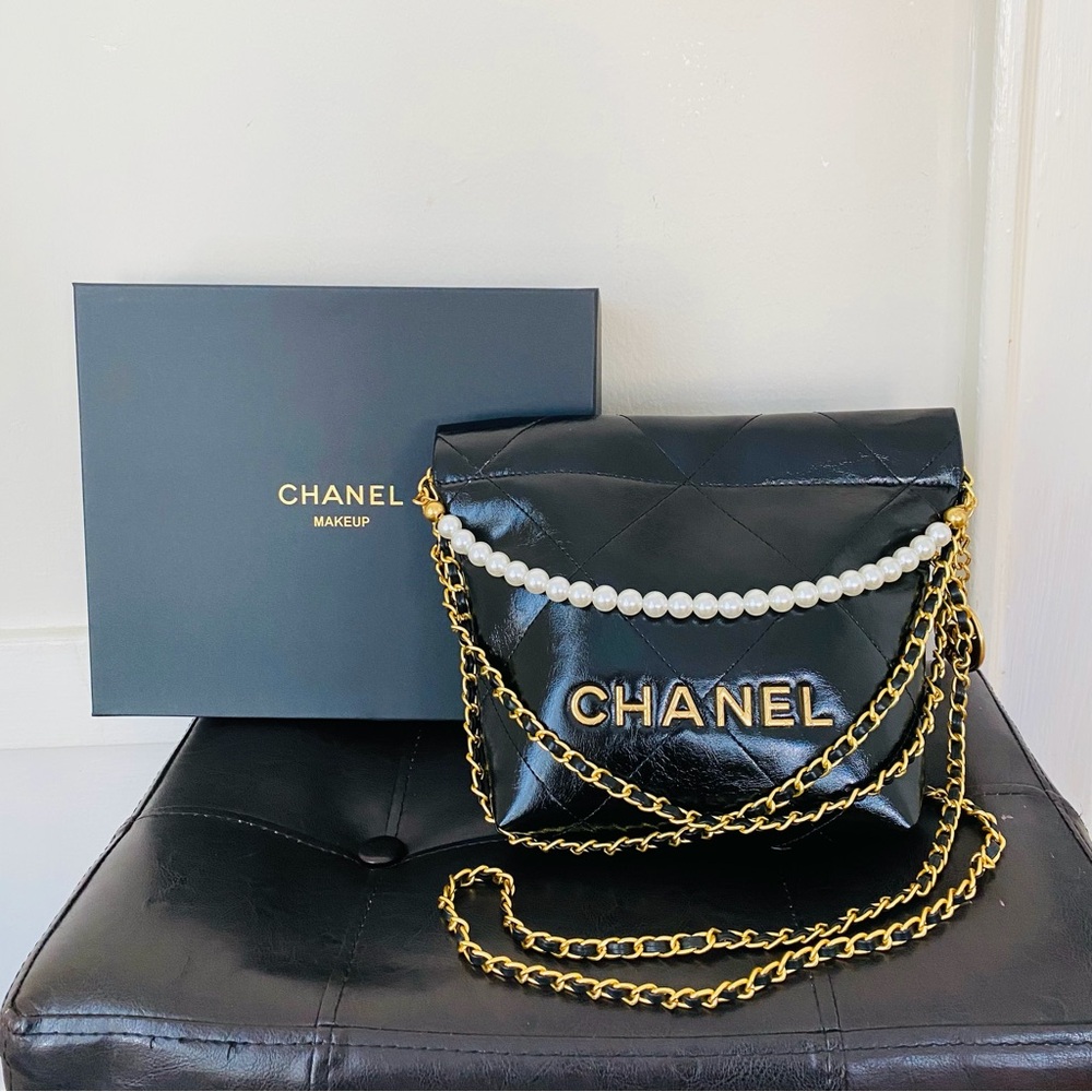 New Chanel Makeup GWP Black Quilted Faux Leather 22 Mini Crossbody Shoulder Bag
